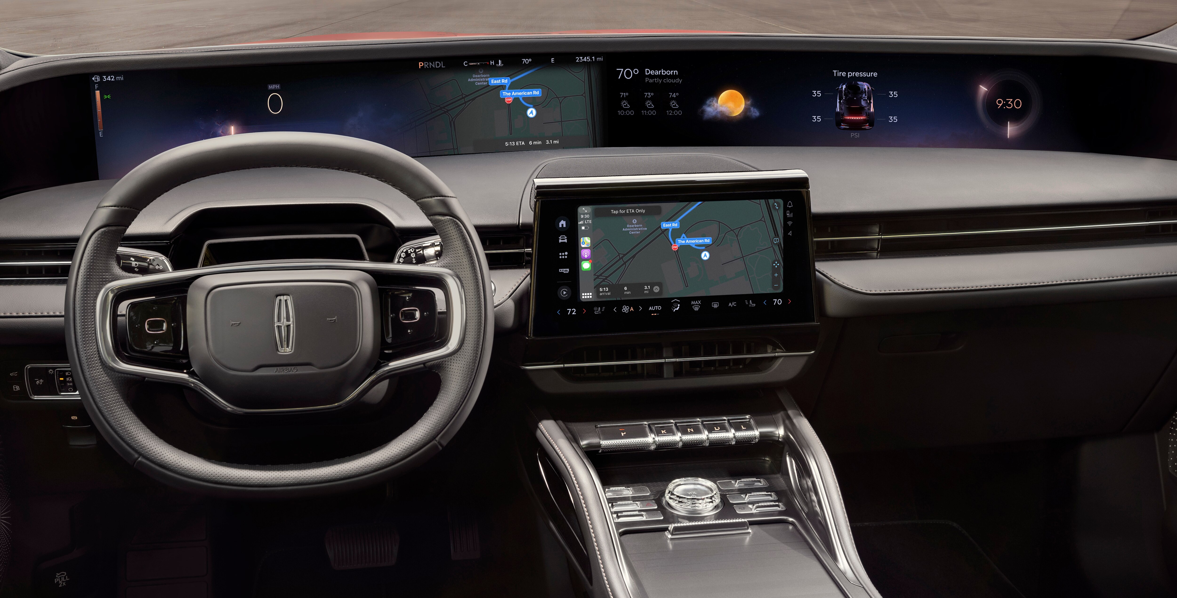 The Lincoln Digital Experience as seen from the driver's perspective.
